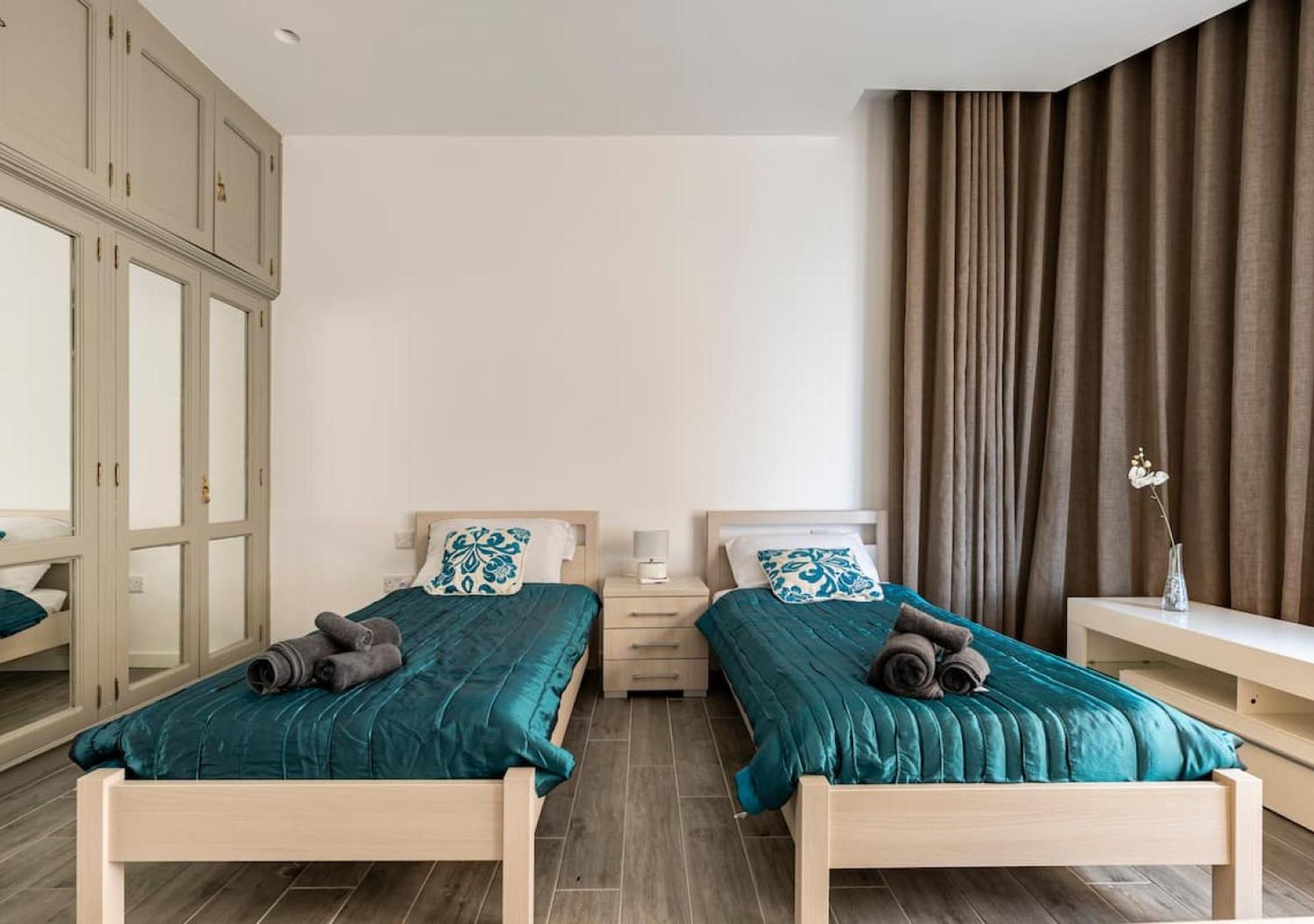 Sea View Luxury Haven Living & 3Bedrooms Seafront Sliema Exterior photo