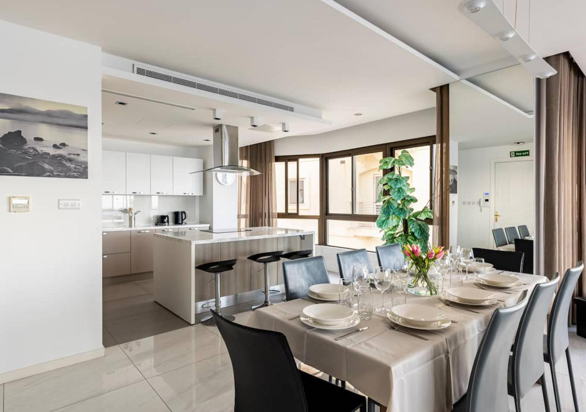 Sea View Luxury Haven Living & 3Bedrooms Seafront Sliema Exterior photo