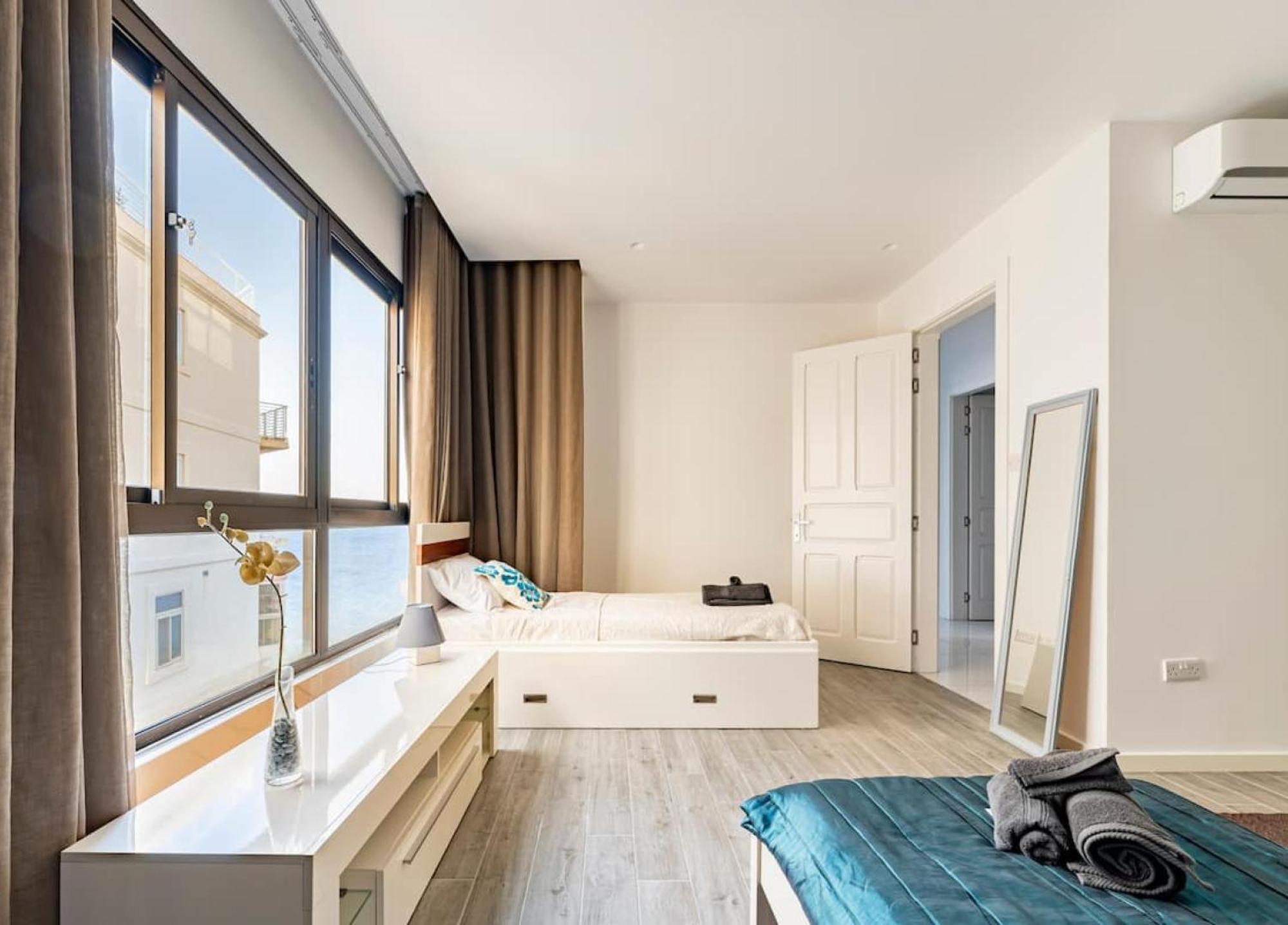 Sea View Luxury Haven Living & 3Bedrooms Seafront Sliema Exterior photo